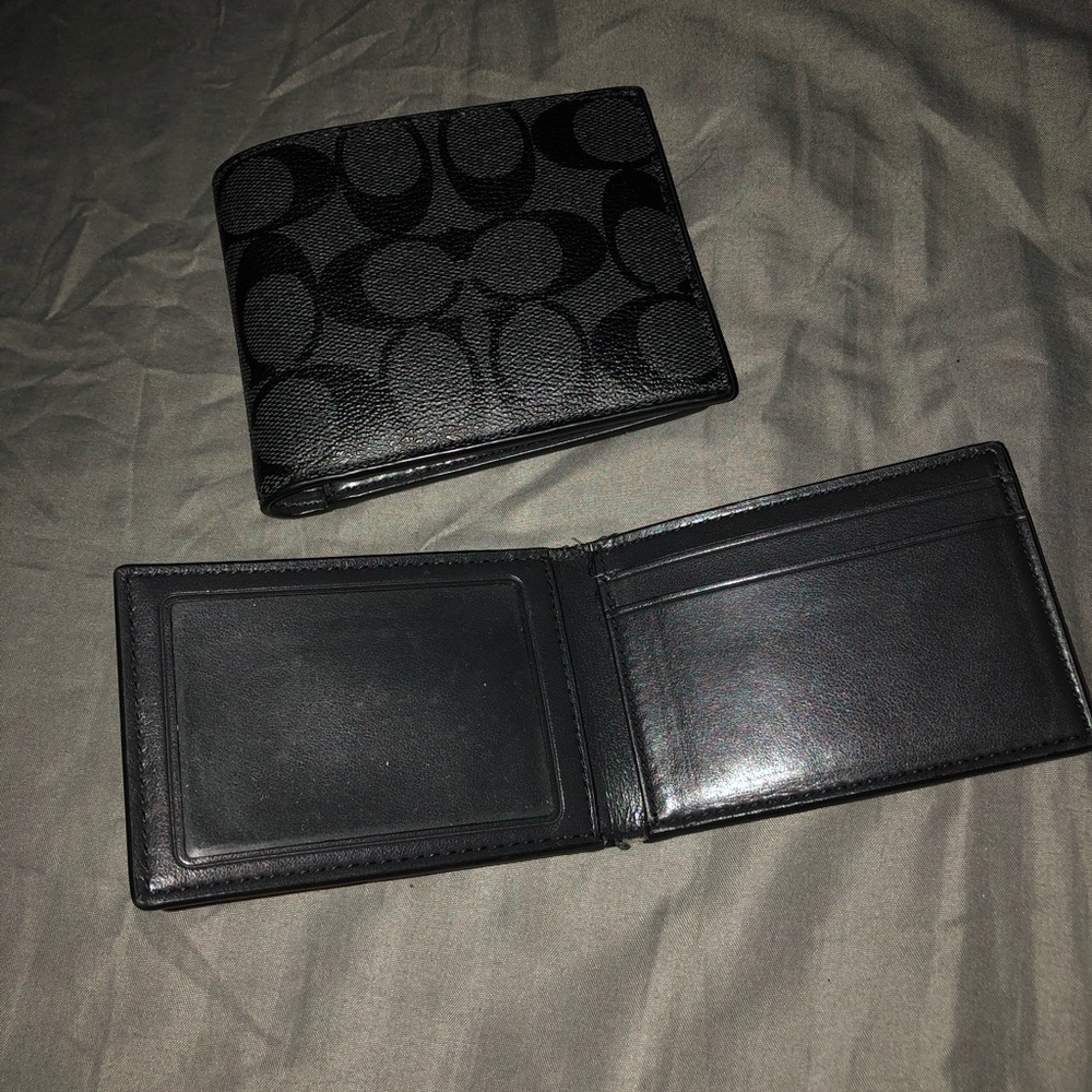 Men’s COACH leather wallet